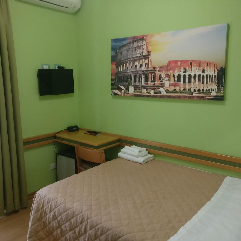 Hotel Pavia Rom Exteriör bild